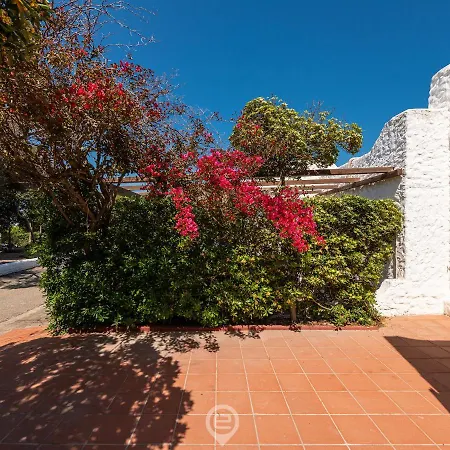 House Eleonora - Near Beautiful Beaches Vakantiehuis *
