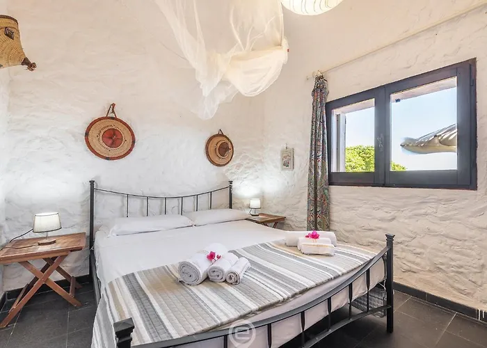 House Eleonora - Near Beautiful Beaches Hébergement de vacances *